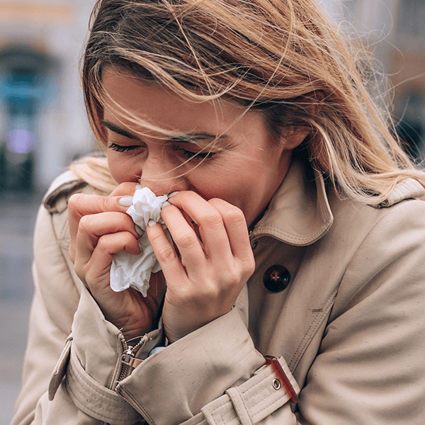 Objaw alergii: zatkany nos, utrudniajacy oddychanie